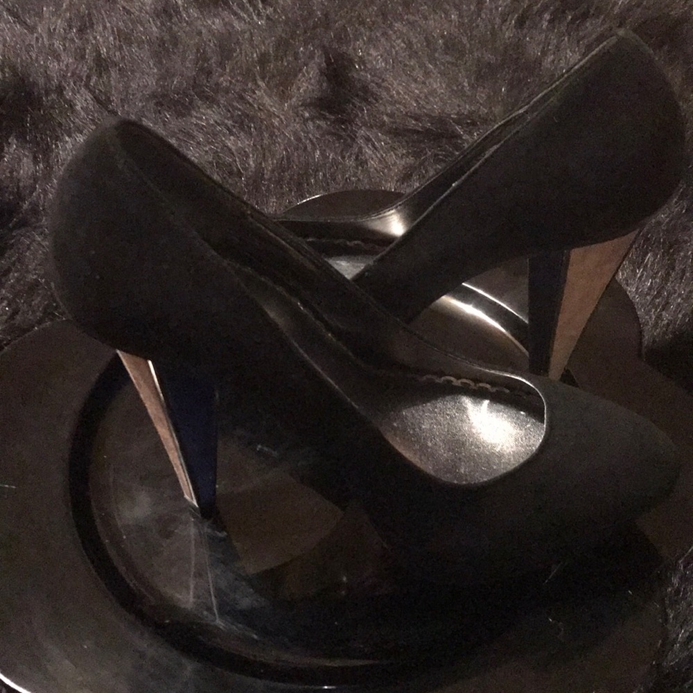 Bebe Black Lauren Colorblock Geometric Heels - Picture 5 of 8